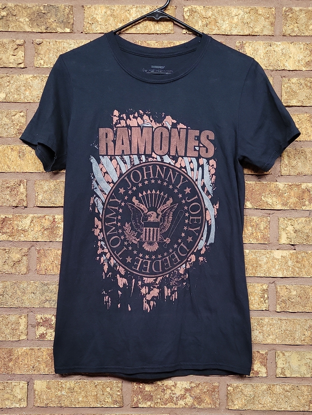 Ramones Short Sleeve Graphic Tee  Black 100% Cotton Size Medium